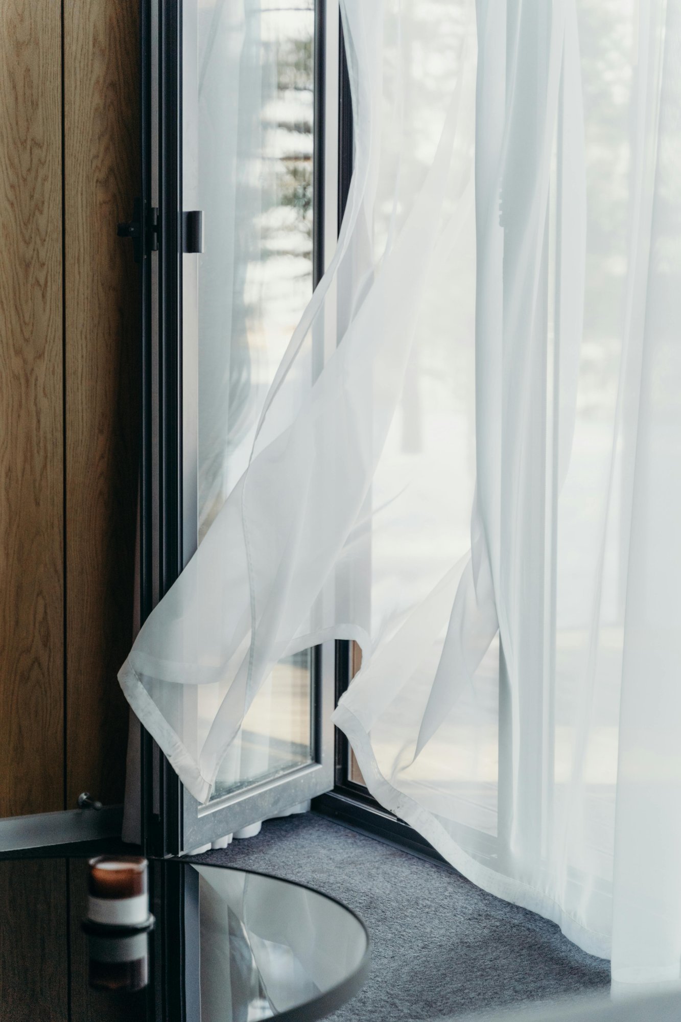 int-curtain