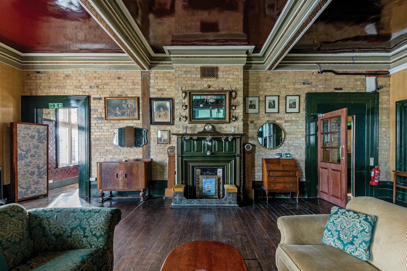 ren-old-house